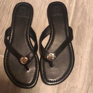 BLACK FORY BURCH SANDALS - LIKE NEW
